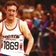 Quel est le record personnel d'Albert Vandensavel sur marathon ?